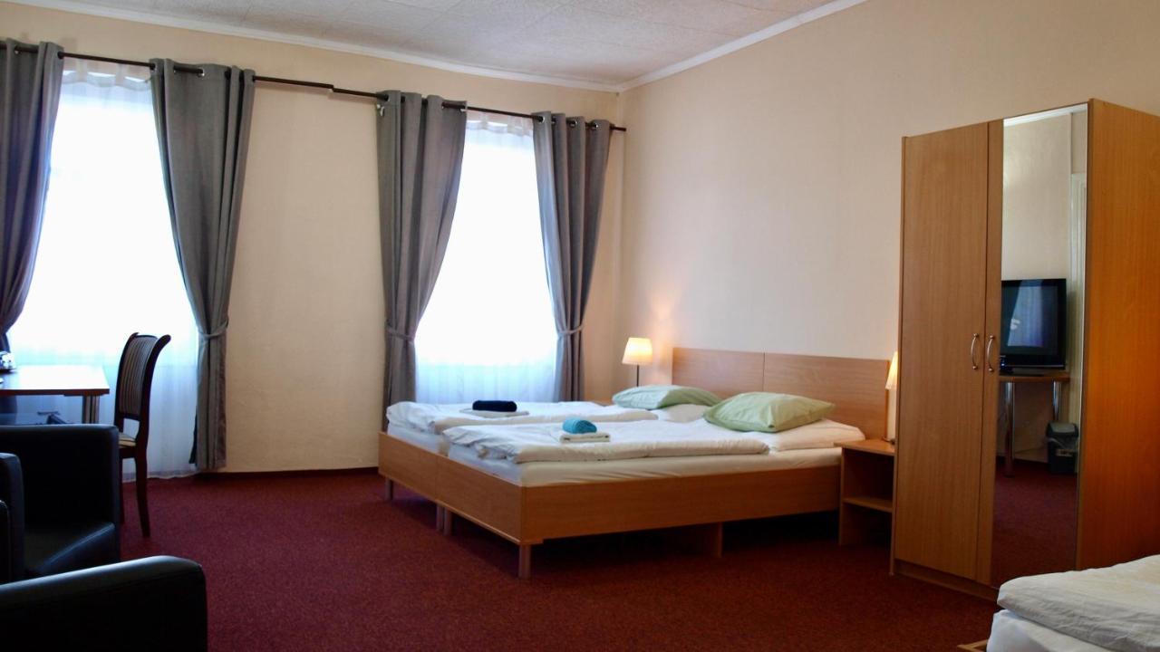 Pension Village Karlsbad Exterior foto