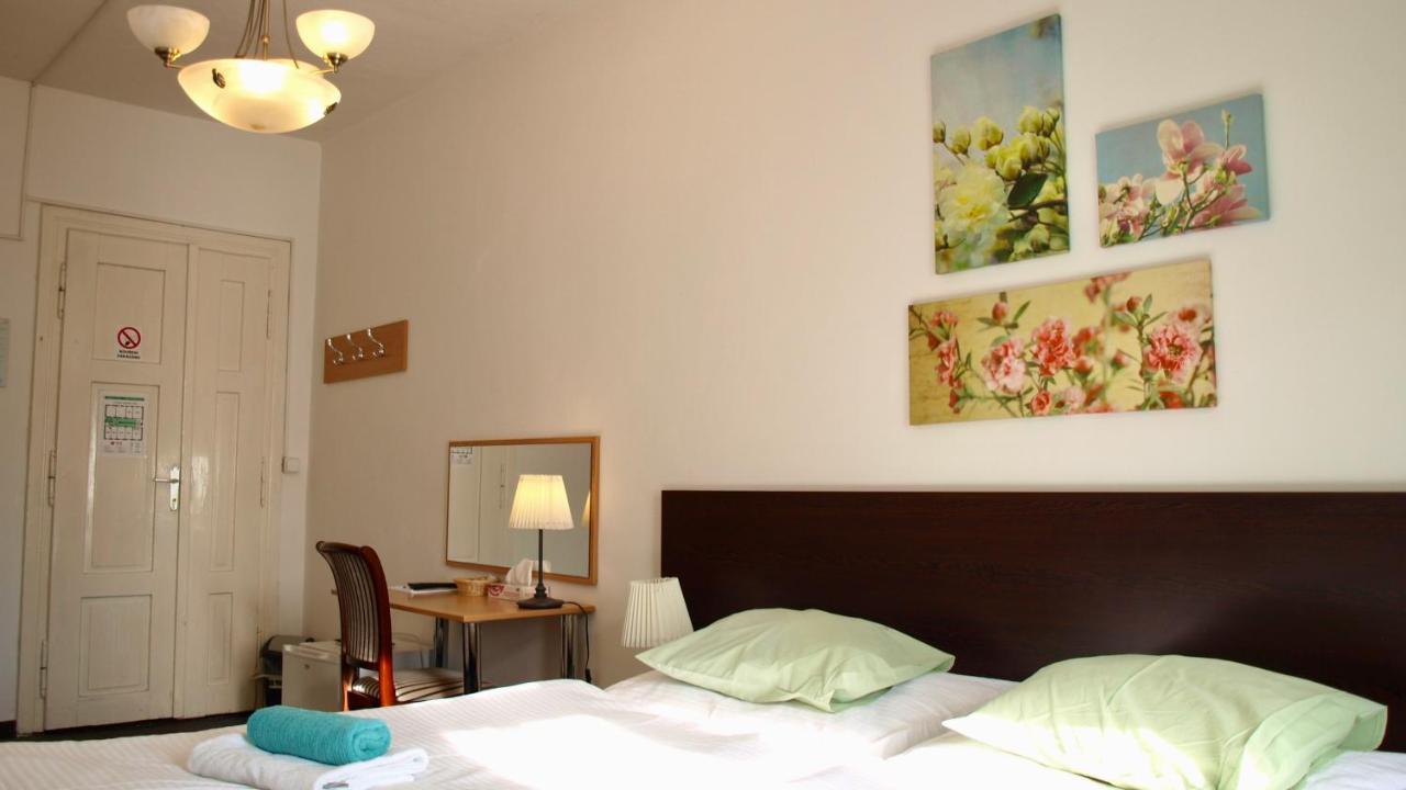 Pension Village Karlsbad Exterior foto